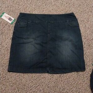 XL women's denim skirt with built in shorts